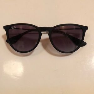 Erika Classic Ray-Bans with Case